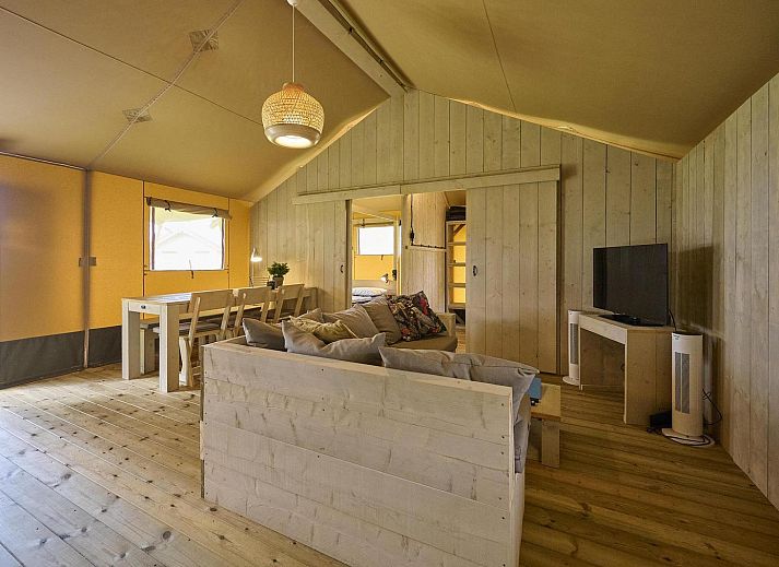 Medley Lodge in Biddinghuizen, ein charmantes Safarizelt inmitten der Natur von Ost-Flevoland, Flevoland.