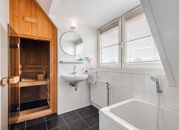 Verblijf 210115 - Bungalow Oostelijk Flevoland - Waterparc Veluwemeer | 6-persoons villa | 6C3