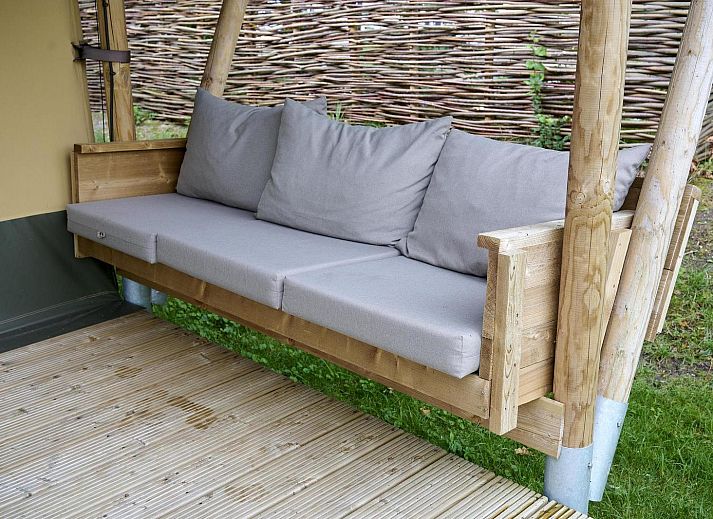 Safari Cottage in Biddinghuizen, a charming glamping lodge for 4-6 people in green Flevoland.