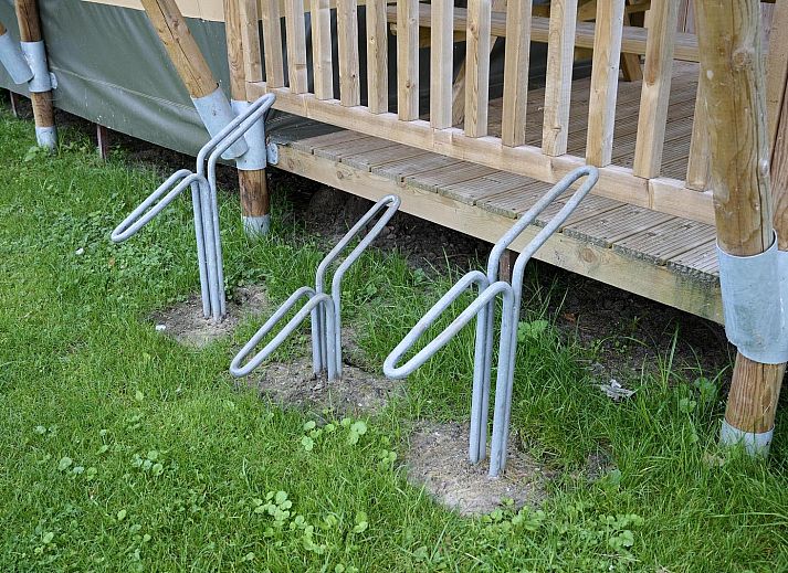 Spacious veranda of Safari Cottage, vacation home in Biddinghuizen, ideal for relaxation in Eastern Flevoland.