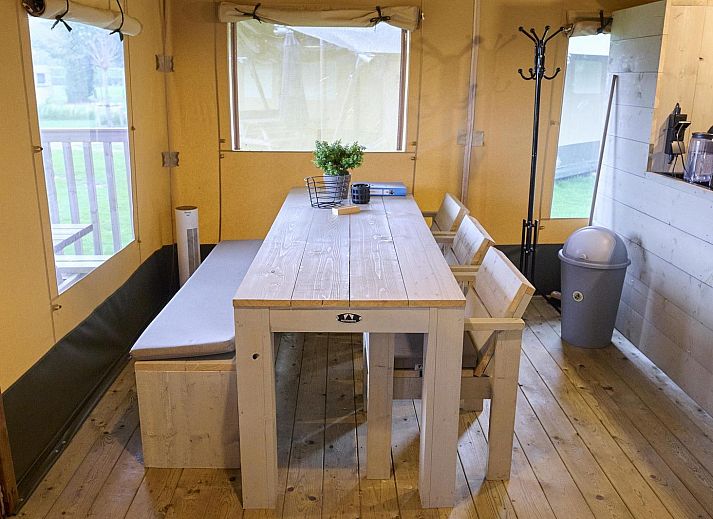 Spacious veranda of Safari Cottage, vacation home in Biddinghuizen, ideal for relaxation in Eastern Flevoland.