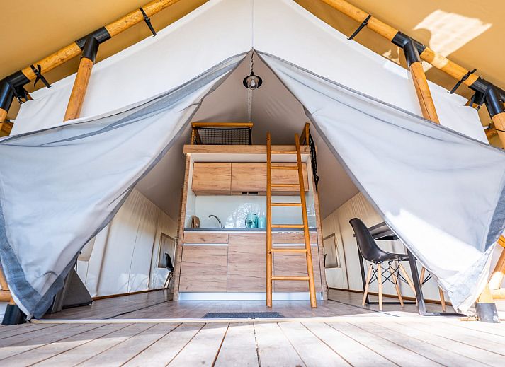 Guest house 2101165 - Tent house Oostelijk Flevoland - Glampingtent Beachfront Luxe