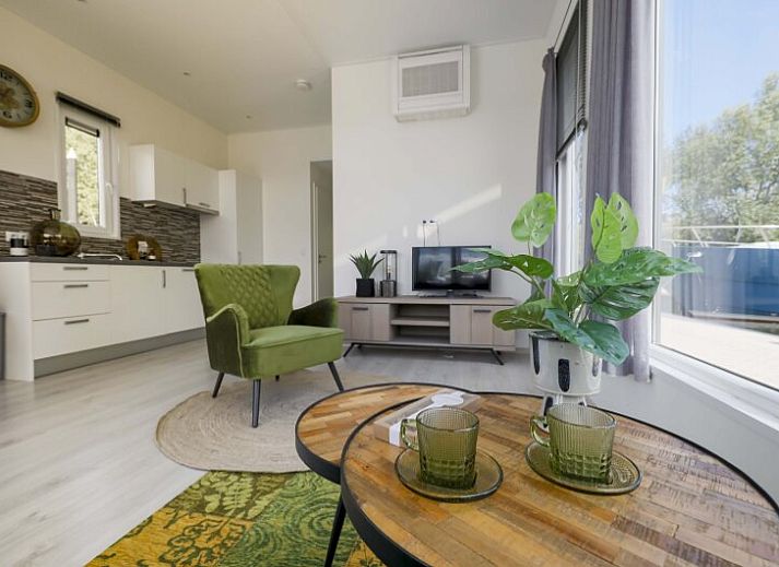 Genieen Sie die ruhige Lage am Wasser beim Freistehenden Haus in Biddinghuizen, einem einzigartigen Ferienhaus in Oostelijk Flevoland, Flevoland.