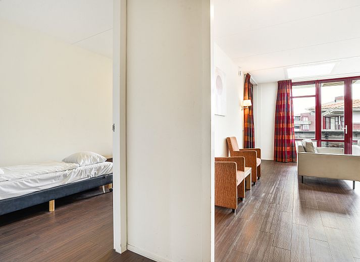 Floor plan of the Waterparc Veluwemeer 6-person apartment in Biddinghuizen, Flevoland, featuring a spacious living room and modern kitchen.