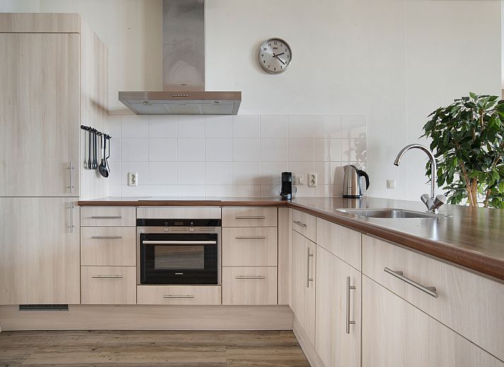 Grundriss des 4-Personen-Apartments 4LA im Waterparc Veluwemeer in Biddinghuizen, Flevoland, mit moderner Raumaufteilung und komfortabler Ausstattung.