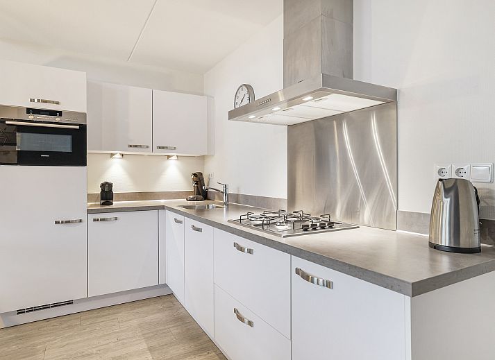 Waterparc Veluwemeer - Villa fuer 6 Personen in Biddinghuizen, Flevoland, mit moderner Architektur und gruener Umgebung.