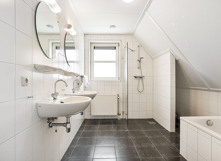Guest house 2101225 - Bungalow Oostelijk Flevoland - Waterparc Veluwemeer | 12-persoons villa | 12G