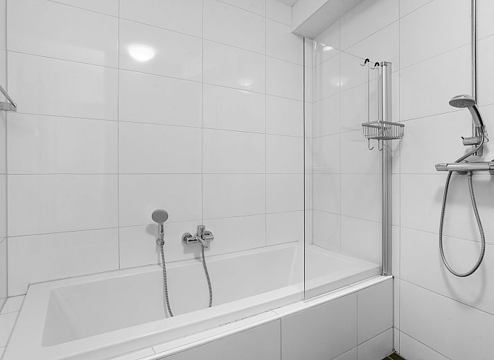 Waterparc Veluwemeer 6-persoons appartement 6BEA in Biddinghuizen, Flevoland. Moderne architectuur met ruime buitenruimte.