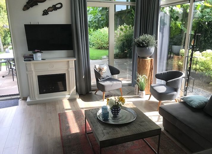 Chalet in Biddinghuizen, modernes Ferienhaus in Ost-Flevoland, umgeben von viel Grn und Ruhe.