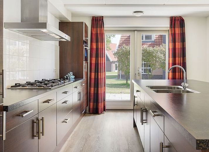 Guest house 210157 - Bungalow Oostelijk Flevoland - Waterparc Veluwemeer | 16-persoons villa | 16N
