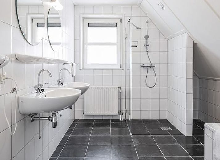 Guest house 210199 - Bungalow Oostelijk Flevoland - Waterparc Veluwemeer | 8-persoons villa | 8EL2