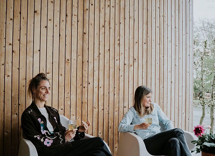 Ferienhaus in Kraggenburg, attraktives Ferienhaus in Ost-Flevoland mit moderner Architektur und gruener Umgebung.