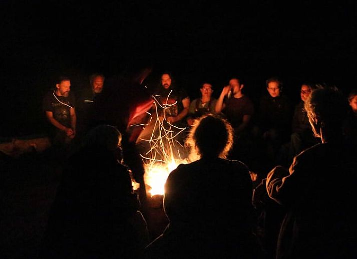 Reetdachhaus in Lelystad, ein Ferienhaus in Ost-Flevoland, Flevoland, umgeben von Natur.