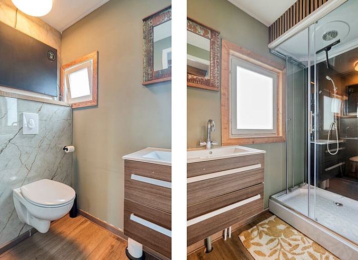 Cottage in Dronten by evening, atmospheric exterior in Eastern Flevoland, ideal for a relaxing stay in Flevoland.