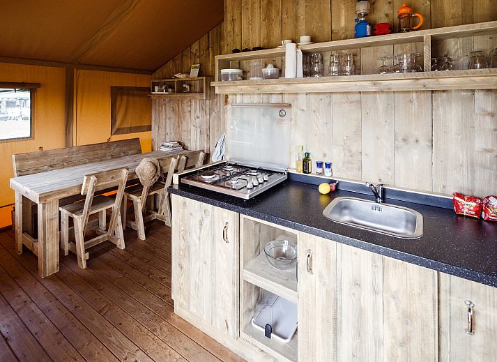 Cozy porch at Safari tent Woody in Zeewolde, ideal for families in Southern Flevoland.