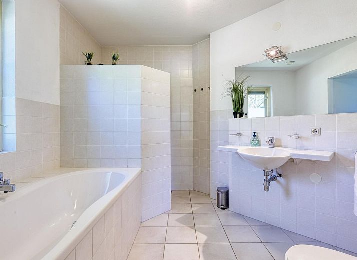 Guest house 2202154 - Holiday property Zuidelijk Flevoland - Vakantiehuis De Glamping - Villa met slaaplodge & wellness