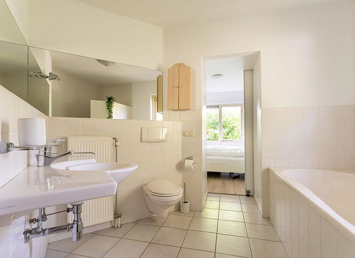 Guest house 2202154 - Holiday property Zuidelijk Flevoland - Vakantiehuis De Glamping - Villa met slaaplodge & wellness