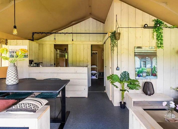 Verblijf 2202170 - Vakantiewoning Zuidelijk Flevoland - Vakantiehuis De Glamping - Trio Lodge | 18p