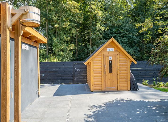 Gezellig zolderbed in Huisje in Zeewolde, biedt comfortabele slaapruimte in Zuidelijk Flevoland.