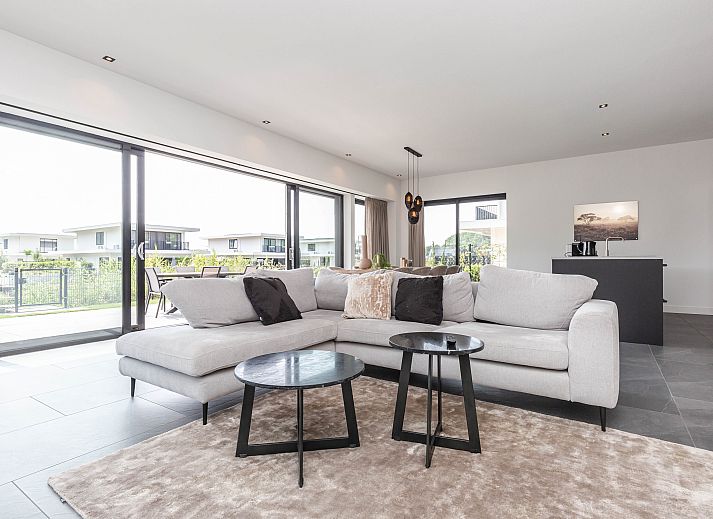 Vrijstaande woning in Zeewolde met ruim terras en moderne uitstraling, ideaal vakantiehuis in Zuidelijk Flevoland voor ontspannen verblijf.