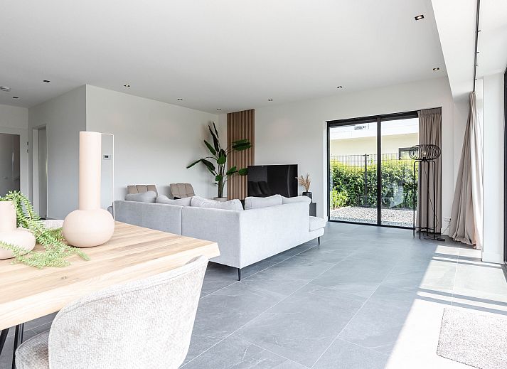 Vrijstaande woning in Zeewolde, een modern vakantiehuis in Zuidelijk Flevoland, omgeven door groen en rustige natuur.