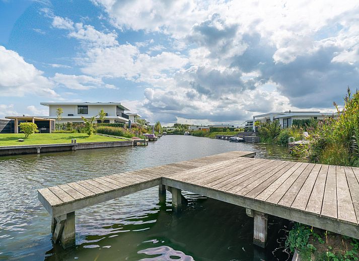 Modernes freistehendes Haus in Zeewolde, Sd-Flevoland, mit schlichter Architektur und grnem Garten, ideales Ferienhaus in Flevoland.