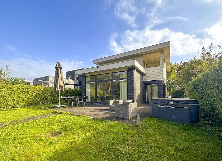 Freistehendes Haus in Zeewolde, Sd-Flevoland, Ferienhaus mit gerumiger Auffahrt und grner Umgebung fr einen entspannten Aufenthalt.