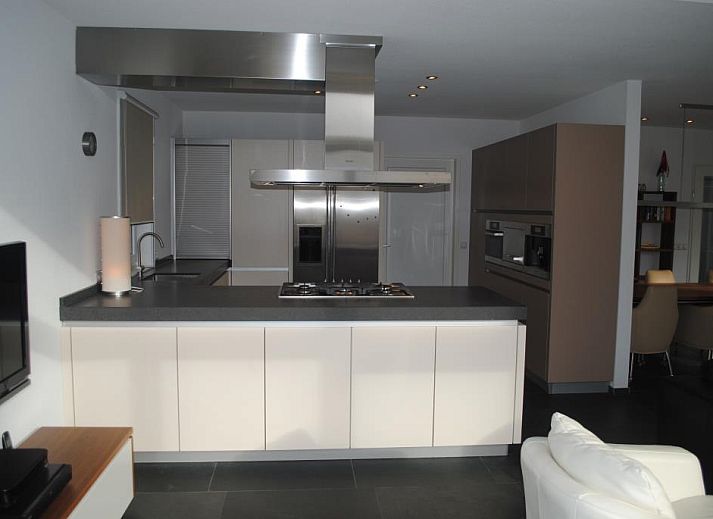 Ruhige Lage am Wasser in einem freistehenden Haus in Zeewolde, einem Ferienhaus in Sd-Flevoland, umgeben von viel Grn und ruhiger Natur.