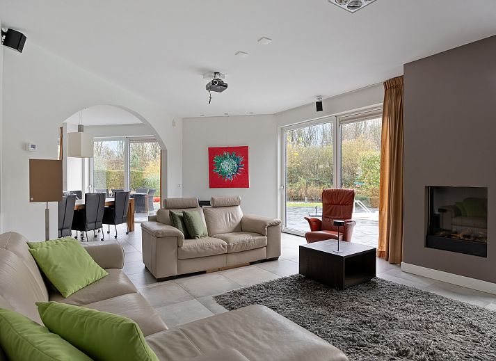 Detached house in Zeewolde, located in green Flevoland, offers a modern vacation home with spacious garden and peaceful surroundings.