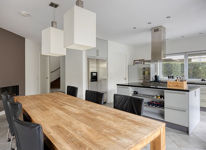 Detached house in Zeewolde, located in green Flevoland, offers a modern vacation home with spacious garden and peaceful surroundings.