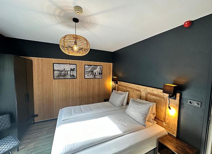 Entree van Hotel Buren in West-Terschelling, vakantieverblijf op de Waddeneilanden