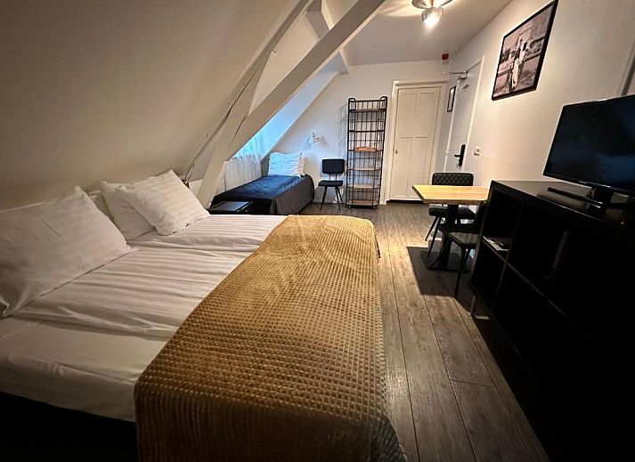 Buitenaanzicht van Hotel Buren, vakantieaccommodatie op Terschelling