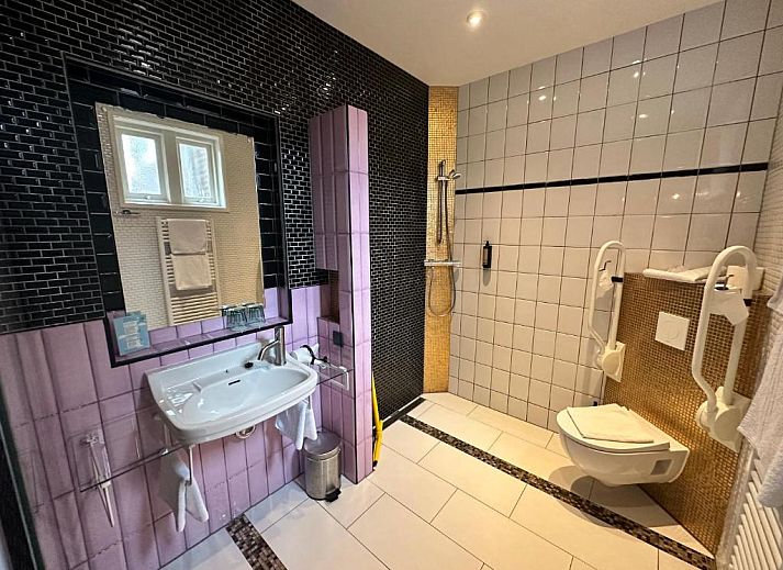 Comfortabele slaapkamer in Hotel Buren, vakantiehuis in West-Terschelling