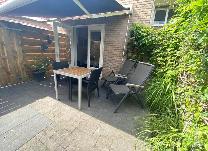 Gezellige slaapkamer in Hotel Buren, vakantieverblijf te Terschelling