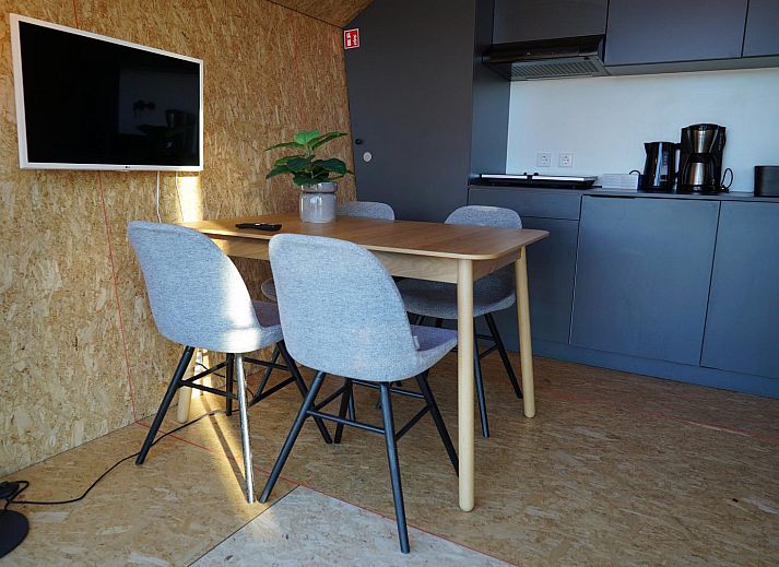 Geniessen Sie die sonnige Terrasse von Solo Retreat, einem Luxus-Ferienhaus in Almere, Sued-Flevoland, Flevoland.