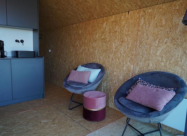 Geniessen Sie die sonnige Terrasse von Solo Retreat, einem Luxus-Ferienhaus in Almere, Sued-Flevoland, Flevoland.