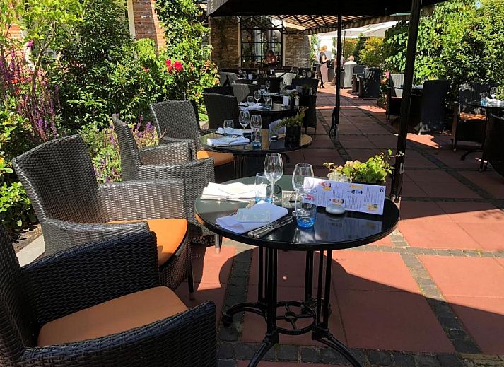 Historische Fassade des Hotel & Restaurant De Fortuna in Edam, Nordholland.