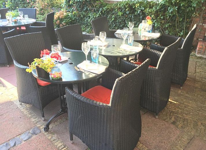 Gemuetliches Zimmer mit rustikaler Einrichtung im Hotel & Restaurant De Fortuna, Edam.