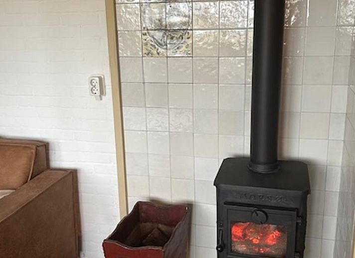 Rustikale Ferienunterkunft in Oudemirdum, umgeben von der Natur Frieslands.