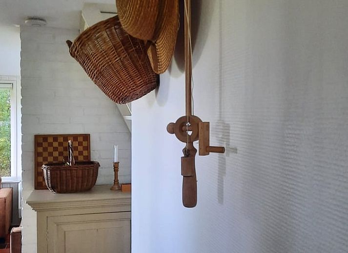 Rustikale Ferienunterkunft in Oudemirdum, umgeben von der Natur Frieslands.