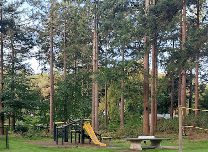 Authentische Kueche im Ferienhaus in Oudemirdum, Friesische Waelder, Friesland.