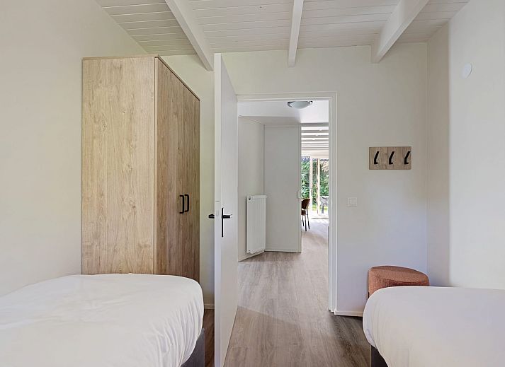 Geniet van het terras van Aangepaste bungalow de Dobbe in Appelscha, omringd door de Friese bossen in Friesland.