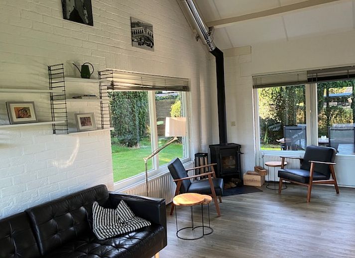 Bluehendes Heidekraut in der Landschaft um das Ferienhaus FR433 in Appelscha, Friesland.