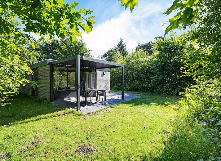 Guest house 2303105 • Holiday property Friese bossen • Bungalow het Roodborstje 