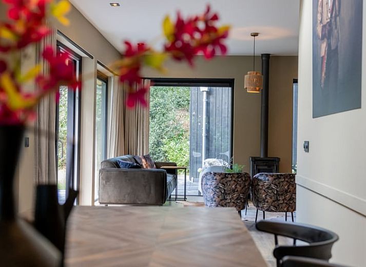 Cottage in Appelscha, a charming vacation home in the Frisian forests of Friesland, surrounded by lush nature and peaceful surroundings.