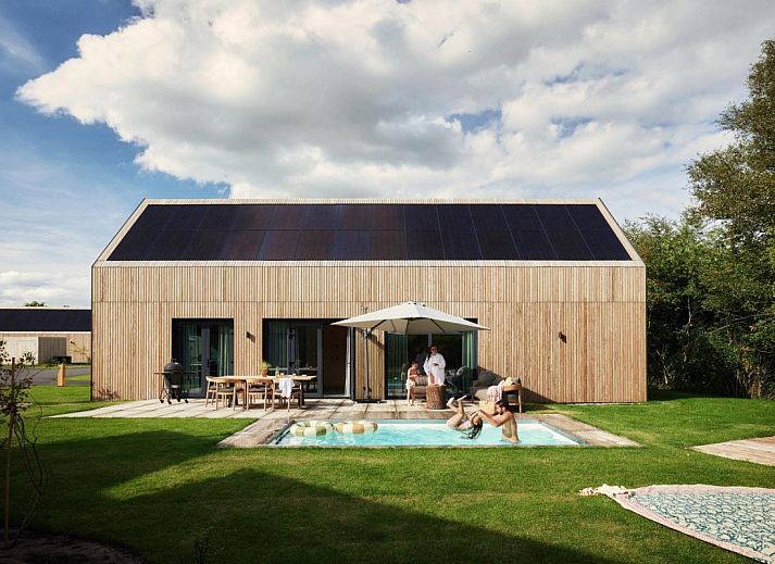 Verblijf 230384 • Vakantiewoning Friese bossen • Unbrick One | Sauna en Zwembad