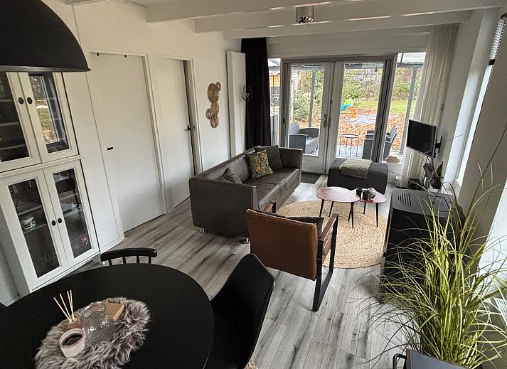 Bungalow het Goudhaantje in Appelscha, Friesland, umgeben von friesischen Waeldern, bietet ein ruhiges Ferienerlebnis in der Natur.