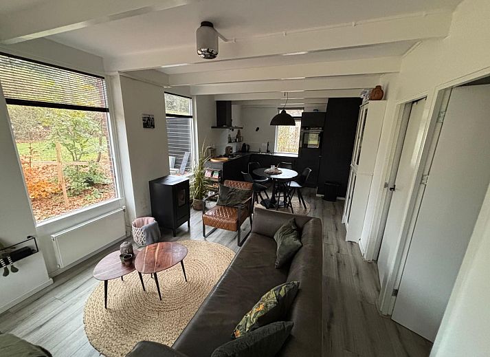 Bungalow het Goudhaantje in Appelscha, Friesland, umgeben von friesischen Waeldern, bietet ein ruhiges Ferienerlebnis in der Natur.