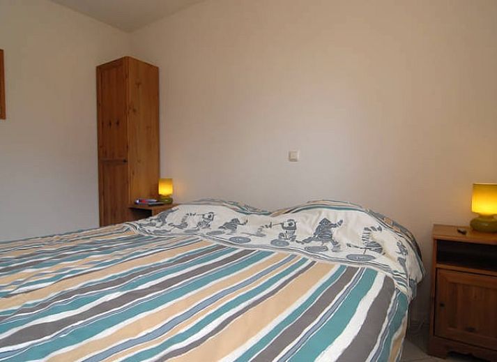 Vakantiehuisje in Sondel in de Friese bossen, charmant exterieur in Friesland.