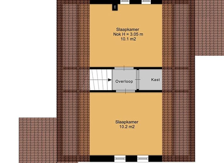 Gemuetlicher Hinterhof des Ferienhauses in Sondel mit Haengematte und Terrasse in Friesland.